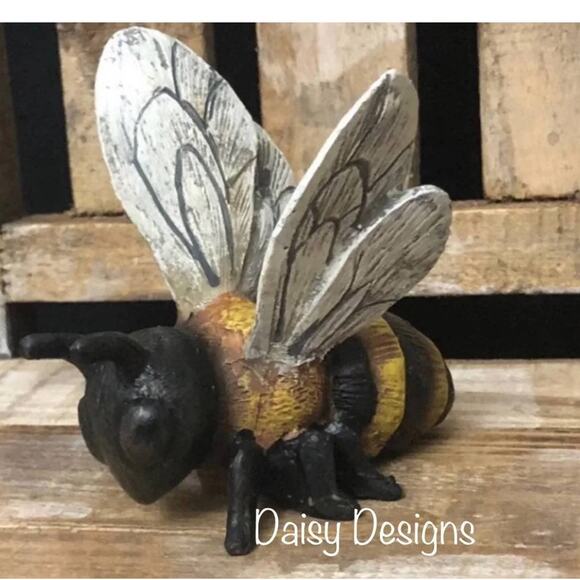 Set of 2 Realistic Resin Bumblebee Figures Honey Bee Bumble Bee New Bees - Picture 2 of 3